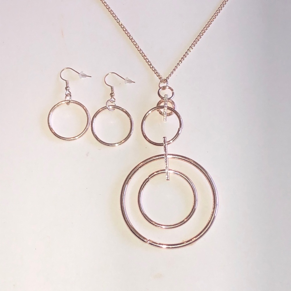 Gold Tone Double Hoop Necklace and Earring Set